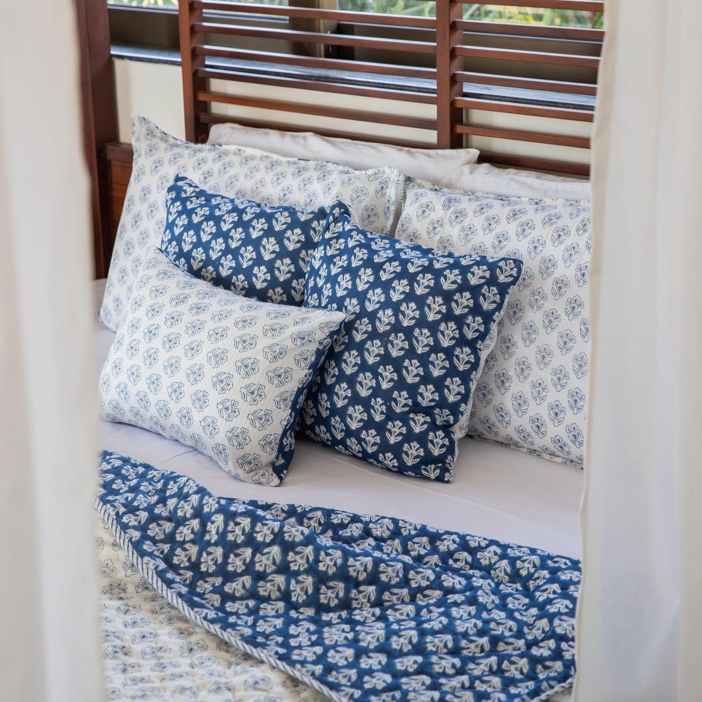 Indigo Harmony Handmade Kantha Stitch Queen Quilt Set